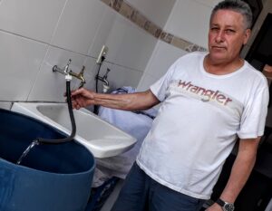 Cisternas ajudam moradores a lidar com escassez de água